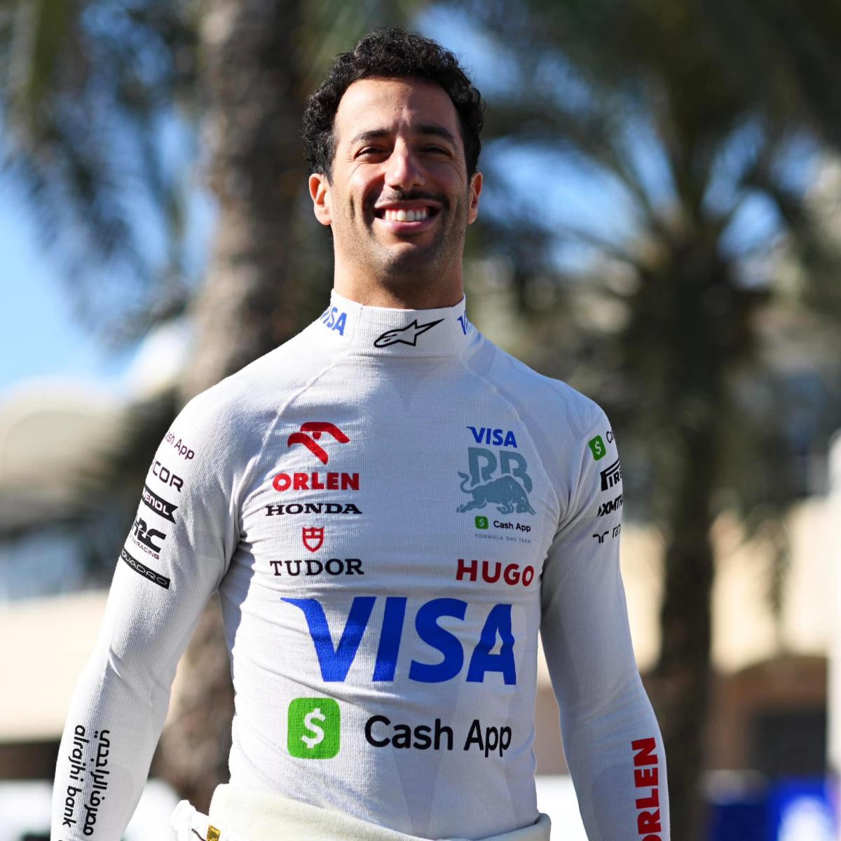 <b><a  data-cke-saved-href='https://www.vavel.com/es/data/daniel-ricciardo' href='https://www.vavel.com/es/data/daniel-ricciardo'>Daniel Ricciardo</a></b> llegando al circuito | Foto: Racers