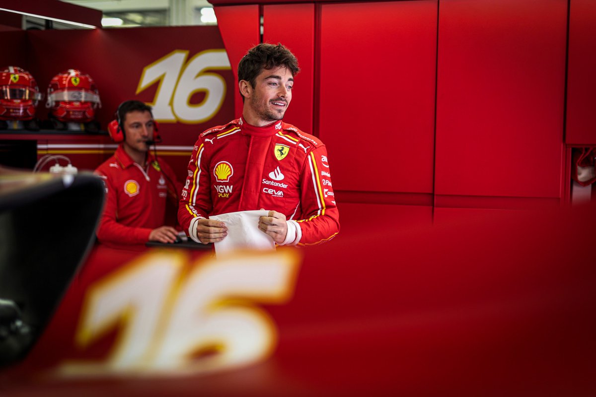Charles Leclerc en el box de Ferrari | Foto: Scuderia Ferrari