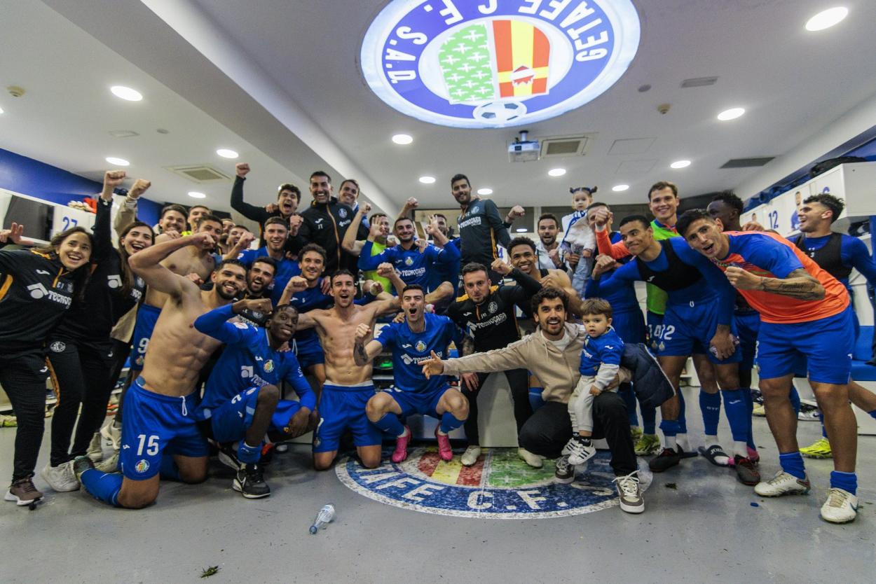 Felicidad en el vestuario azulón tras la victoria ante el Girona / Foto: Getafe CF