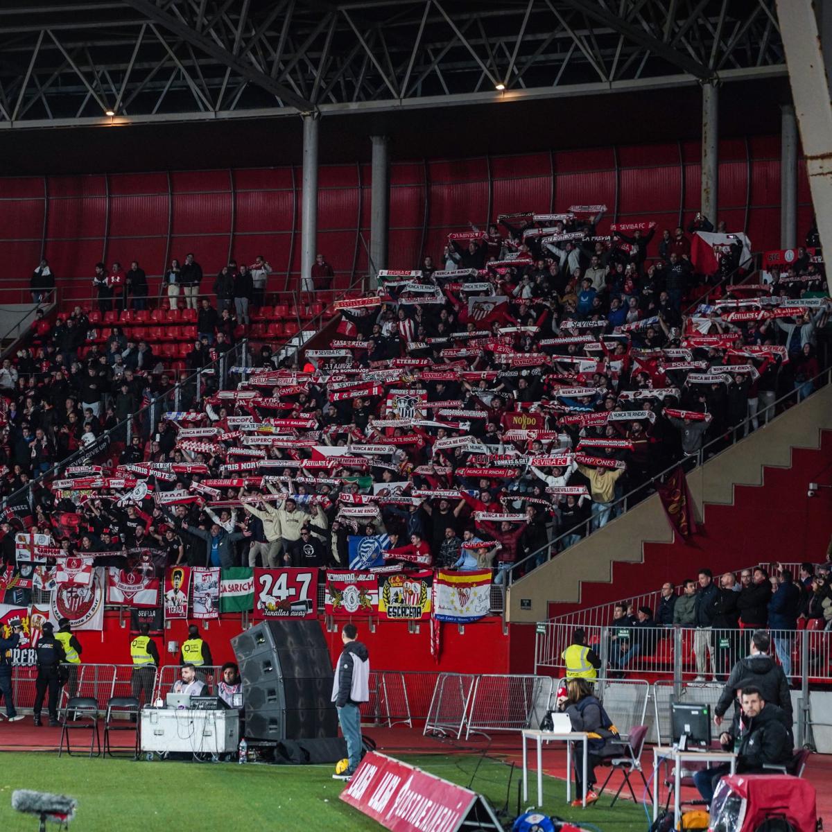 Imagen de la afición desplazada a Almería el pasado lunes / Foto: Sevilla FC