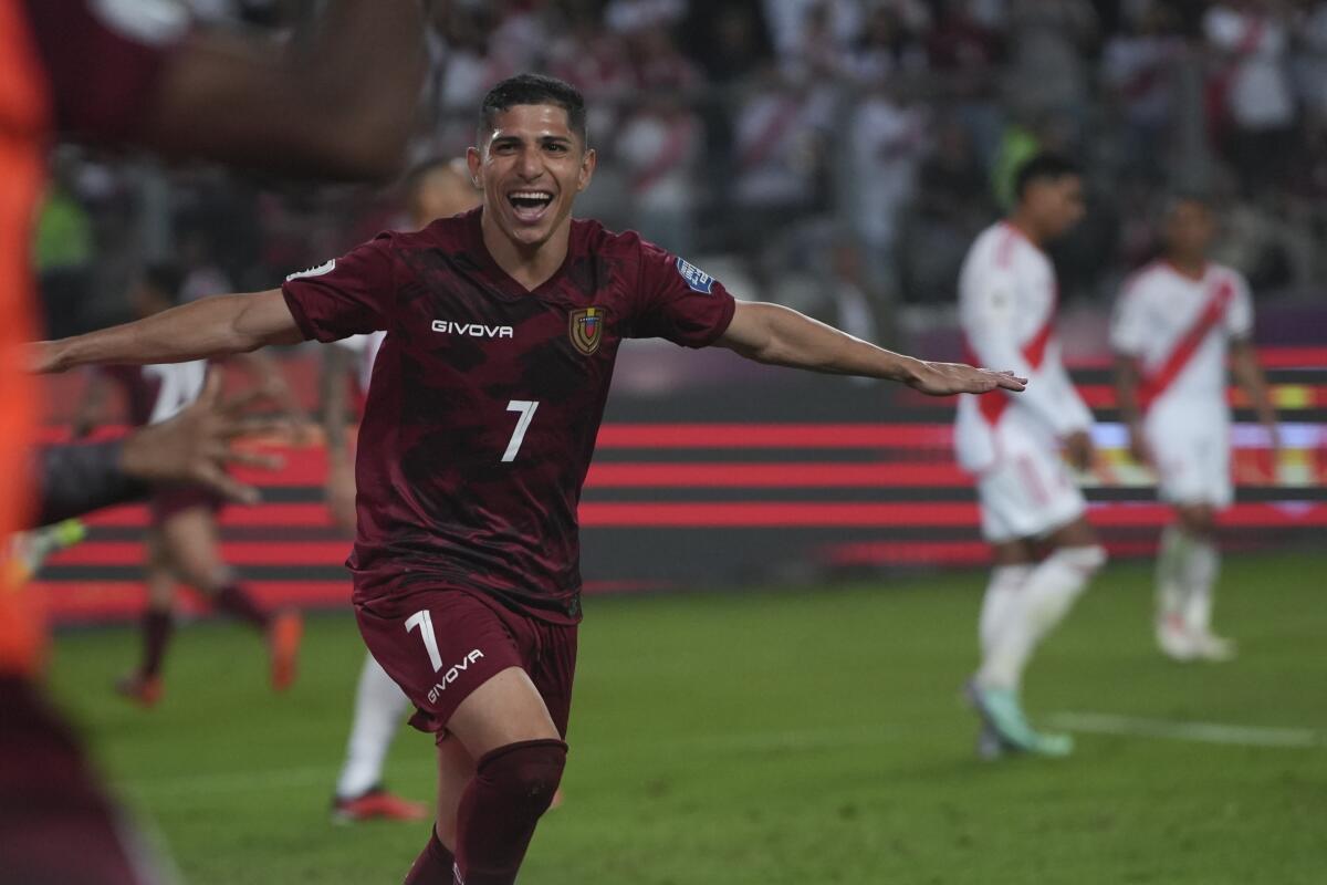 Celebración del empate ante Perú de Jefferson Savarino / Fuente: Los Angeles Times