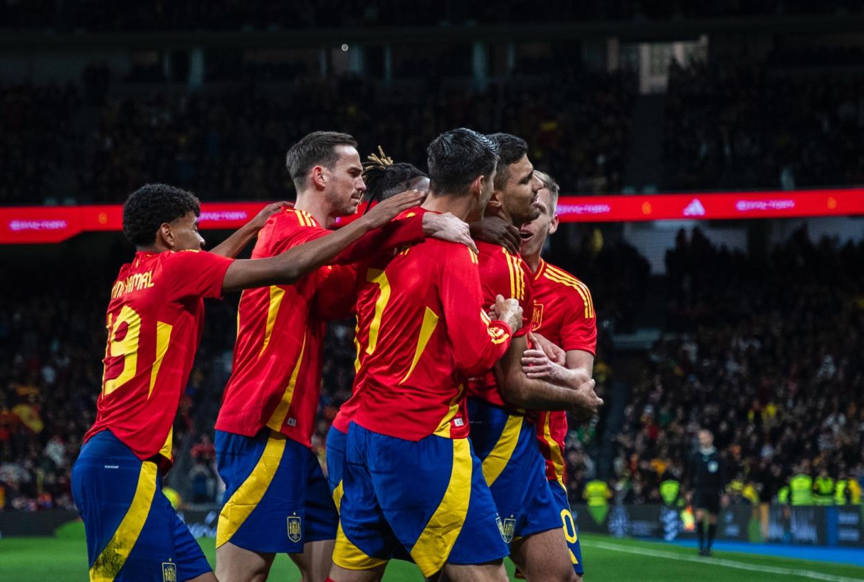 Los jugadores de la selección española tras el tanto de Rodri. | Foto: Selección Española on X.