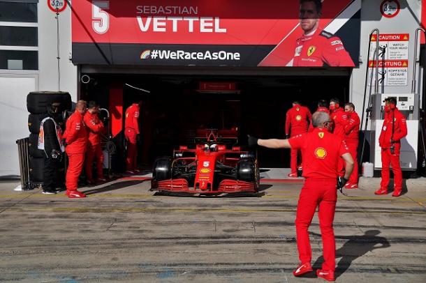 Sebastian Vettel vuelve a casa. Fuente: Ferrari