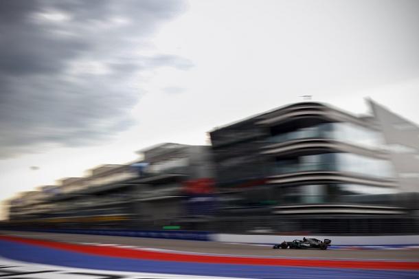 Lewis Hamilton en la pista de Sochi. Fuente: Mercedes F1