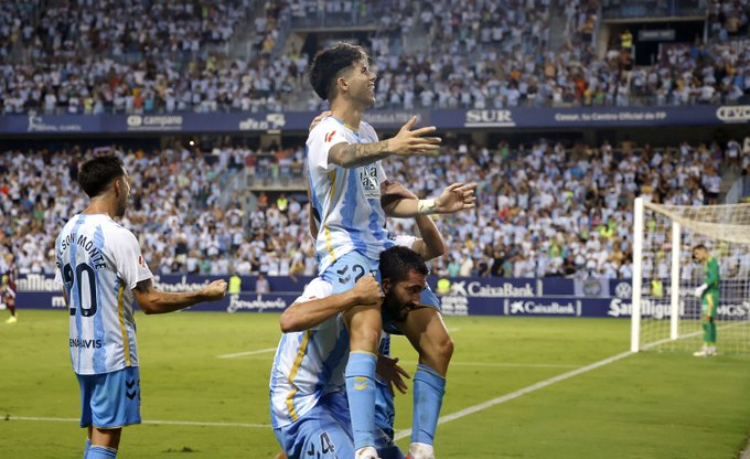 Antoñito Cordero after winning a free kick - MCF