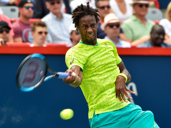 Monfils lines up a forehand (Minas Panagiotakis/Getty Images North America(