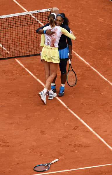 Garbiñe Muguruza and Serena Williams embrace after the 2016 French Open final. | Photo: Dennis Grombkowski/Getty Images Europe