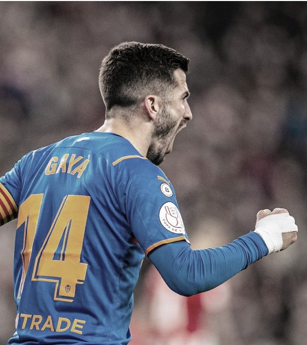 Gayá con un gesto de alegría tras el gol de Hugo Duro en San Mamés | Foto: Valencia CF Instagram
