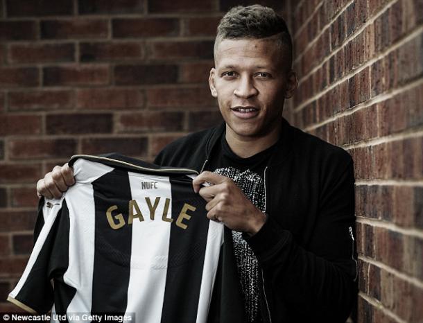 Dwight Gayle been unveiled as a Newcastle United player | Photo: Newcastle United via Getty Images 
