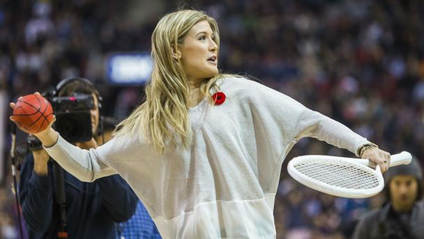Eugenie Bouchard tosses a mini-basketball during a Raptors game. Photo: QMI