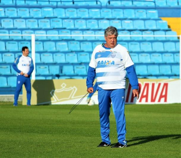 Geninho testou novo esquema tático para partida em Londrina (Foto: André Palma Ribeiro/Avaí FC)