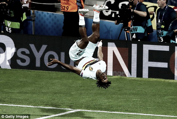 Above: Michy Batshuayi celebrating his goal in Belgium's 4-0 win over Hungary | Photo: Getty Images 