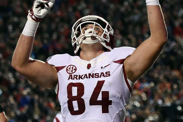Hunter Henry celebrates a touchdown for Arkansas/Getty Images