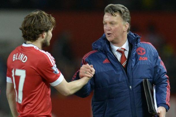 Blind y van Gaal se saludan tras un partido del United. Foto: Getty Images