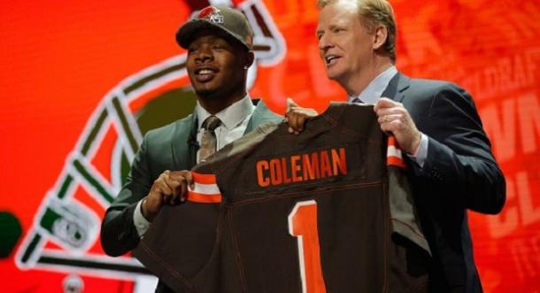 Corey Coleman poses for photos with comissioner Roger Goodell (Jon Durr - Getty Images)