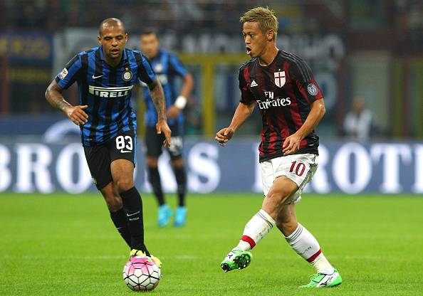 Keisuke Honda in azione nel derby, milanlive.it