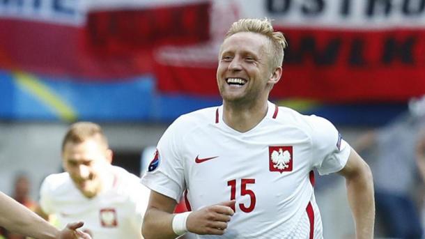 Glik con la maglia della Polonia ad Euro 2016, lastampa.it