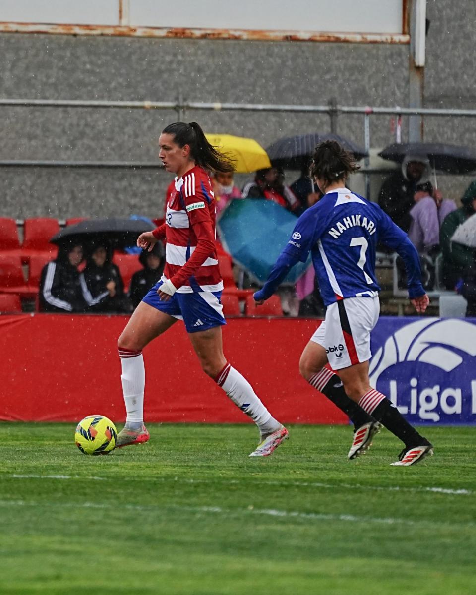 El Granada Femenino tropieza en un duelo decisivo ante el Athletic ...