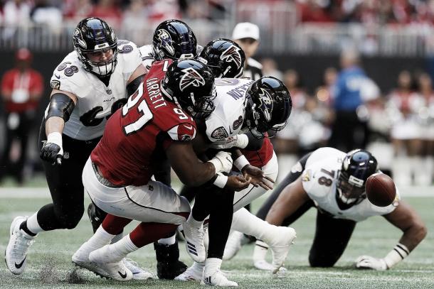 Grady Jarrett fue el pilar defensivo de los Falcons (Imagen: Falcons.com)