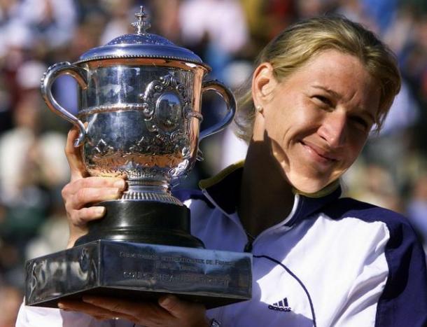 Graf after winning her record-22nd grand slam singles title at the 1999 French Open. Photo: Jack Dabaghian/Reuters
