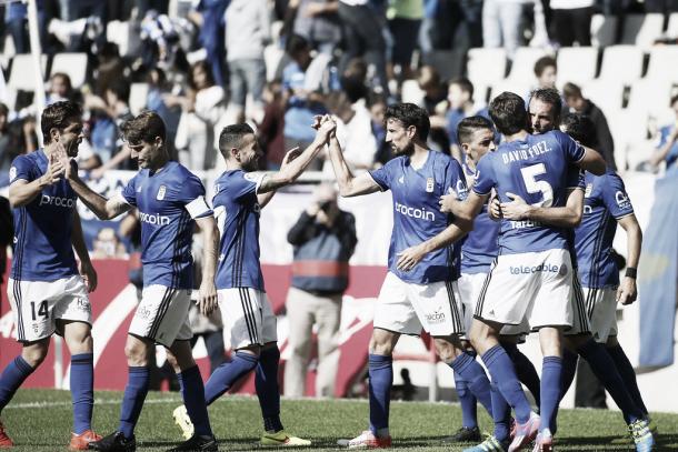 Los jugadores del Real Oviedo celebran el gol de Toché | Foto: Real Oviedo