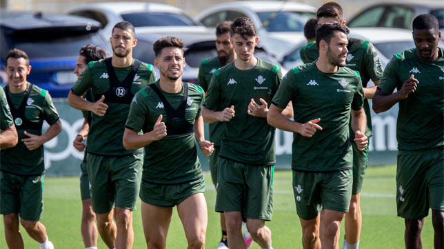 Guido Rodríguez y Álex Moreno durante un entrenamiento | Fotografía: @guiido_rodriguez