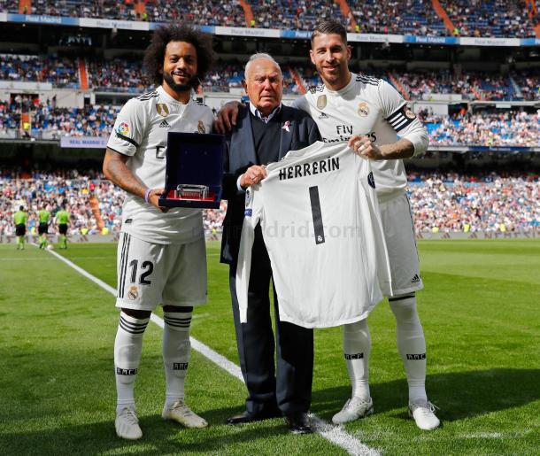 Homenaje a Herrerin en el Santiago Bernabeu. Foto: Real Madrid