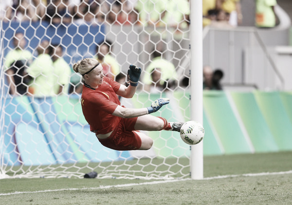 Lindahl saves a penalty against the US | Source: Celso Junior/Getty Images