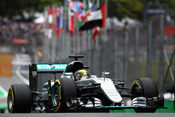 Lewis Hamilton en la recta principal: Getty Images