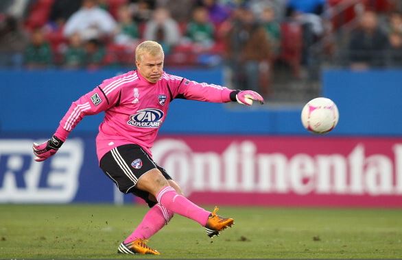 Kevin Hartman of FC Dallas, the previous record holder, takes a goal kick during the match against the Chivas USA | Rick Yeatts - Getty Images