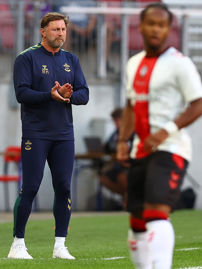 Ralph Hasenhüttl durante un encuentro del Southampton. Fuente; Twitter - @SouthamptonFC