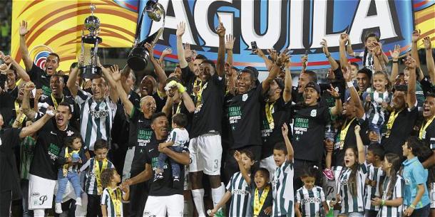 Este fue el primer trofeo en la era de Reinaldo Rueda. | Foto: Futbolred