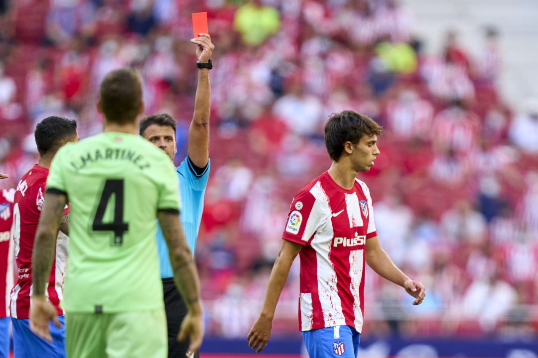 Joao Felix es expulsado por Gil Manzano / Foto: Atlético de Madrid oficial 