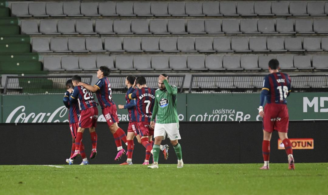 El Huesca impone su categoría y deja sin Copa al Racing de Ferrol ...