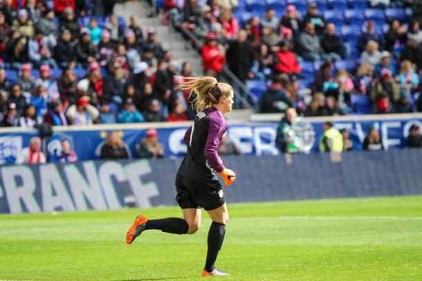 Alyssa Naeher's two crucial saves kept the game tied against France | Source: Cindy Lara - VAVEL USA