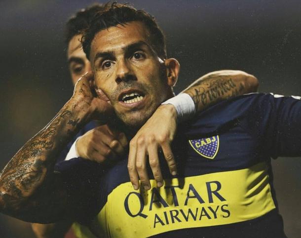 Carlos Tévez y un sueño casi imposible para Gabriel Heinze. | Fuente: Twitter.
