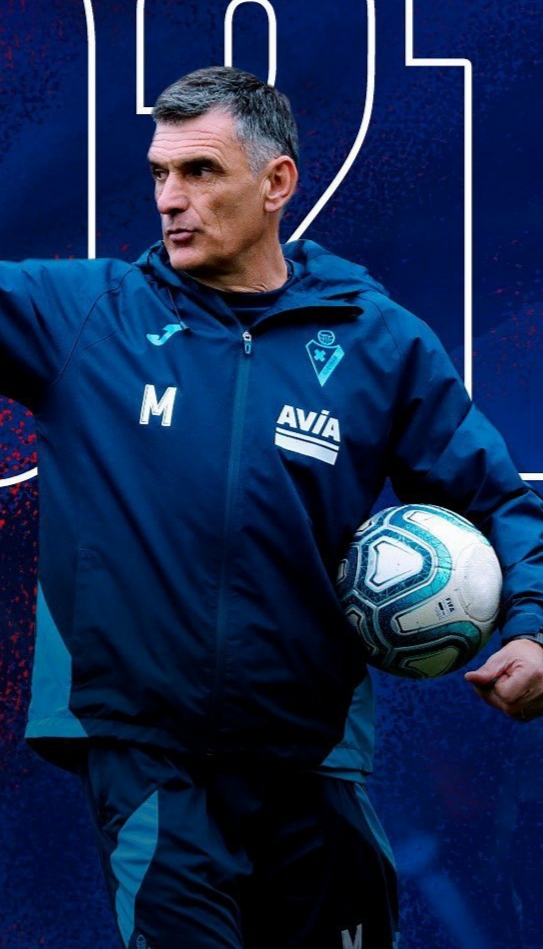 Mendilibar en uno de los entrenamientos FUENTE: Instagram: @sdeibar