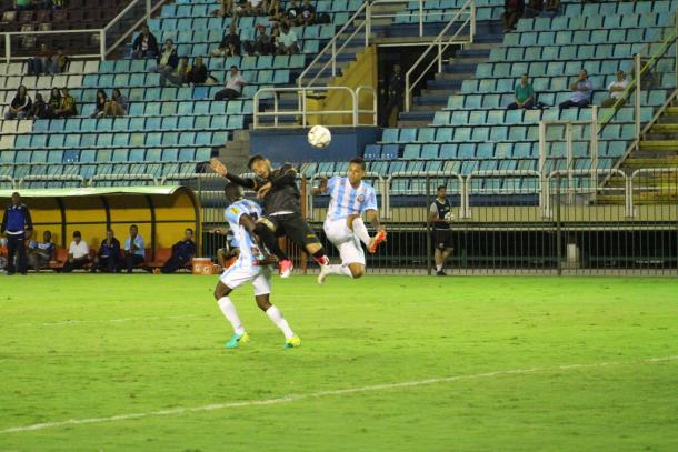 Contratado após retorno de Surian, Felipe Santana foi o autor do segundo gol tricolor | Foto: Pedro Borges/Fair Play Assessoria