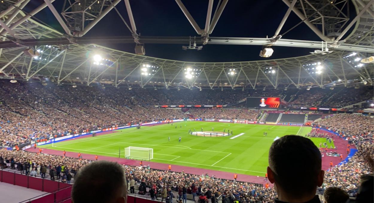 London Stadium before kick-off of the 2021/22 <strong><a  data-cke-saved-href='https://www.vavel.com/en/football/2022/03/21/west-ham/1105907-the-players-have-been-monumental-key-quotes-from-david-moyes-post-tottenham-press-conference.html' href='https://www.vavel.com/en/football/2022/03/21/west-ham/1105907-the-players-have-been-monumental-key-quotes-from-david-moyes-post-tottenham-press-conference.html'>Europa League</a></strong> Second Knockout Round 2nd Leg against Sevilla