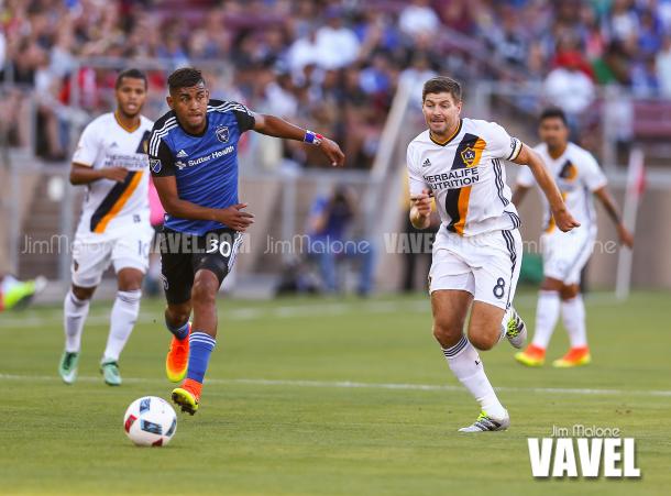 Steven Gerrard (Right) will have to be the maestro of the Galaxy's offense on Friday against the Houston Dynamo at the StubHub Center. Photo provided by Jim Malone-VAVEL USA. 
