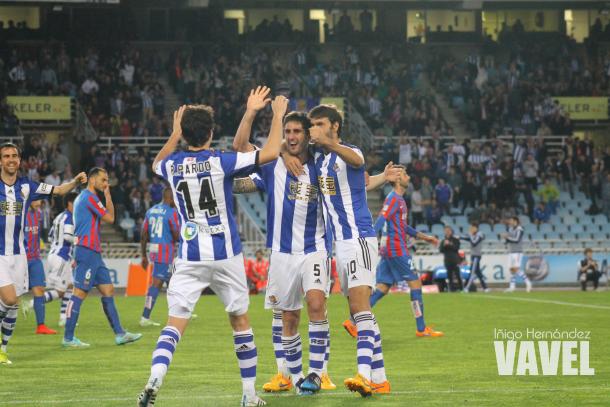 Markel Bergara celebra su primer gol en Anoeta (Foto: Iñigo  Hernández / Vavel.com)
