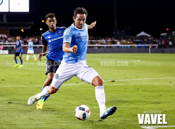 New York City FC midfielder Frank Lampard (8) works his way into the defense of San Jose looking for a shot on goal.