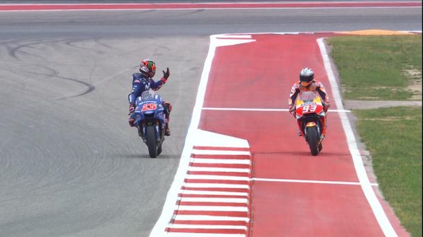 Encontronazo entre los dos pilotos Foto: @MotoGP