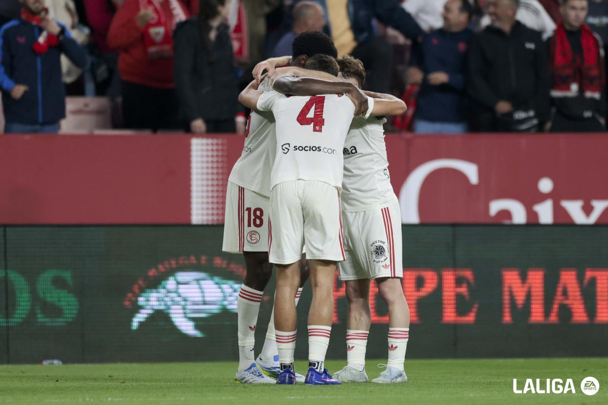El Sevilla FC gana una final y sale del descenso - VAVEL España