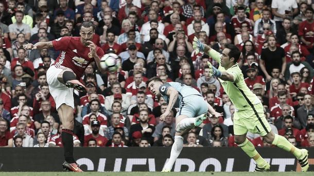 Ibrahimovic marcó un gol en el derbi de Manchester. Foto: Premier League