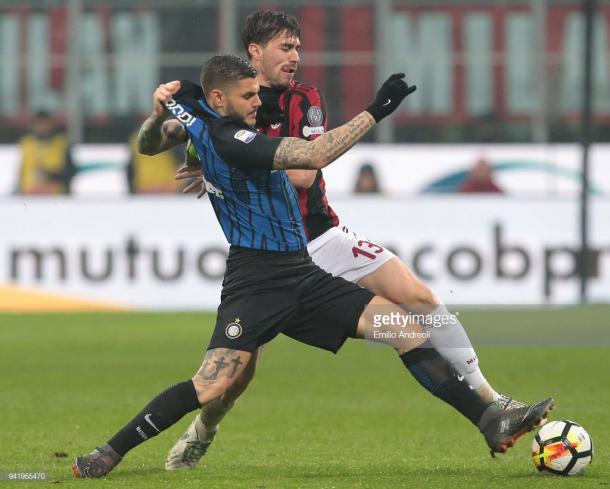 Icardi y Romagnoli peleando por el balón, photo: Getty images
