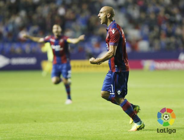 Natxo Insa celebra el gol del empate en el minuto 21 de partido | La Liga