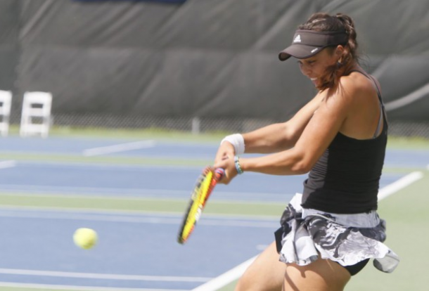 Isabelle Boulais hits a backhand in Gatineau, Quebec. | Photo: Simon Séguin-Bertrand