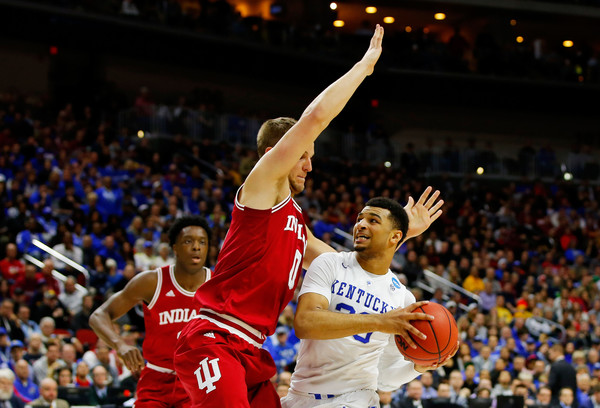 Murray drives to the basket during the NCAA Tournament. ( Kevin C. Cox/Getty Images North America)