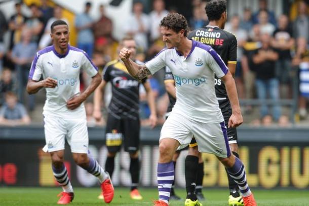 Janmaat reportedly want a move away from club, but he still looks delighted to score (Photo: Newcastle United)